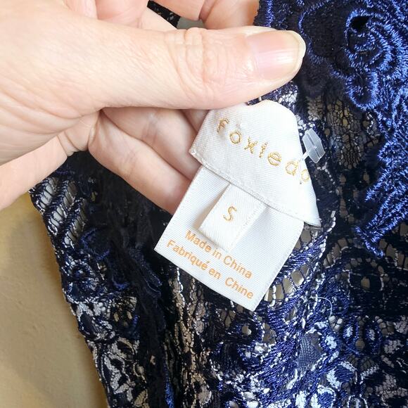 Foxiedox Daleyza Lace Dress - Elegant and in Great Condition! - Picture 6 of 7